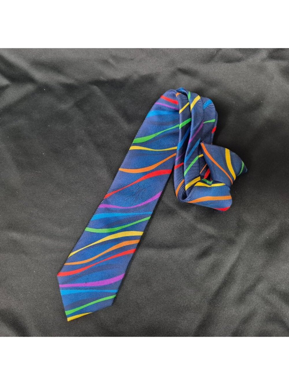 Luly Yang for Alaska Airlines Classic Silk Clip-On Necktie Navy/Rainbow VTG